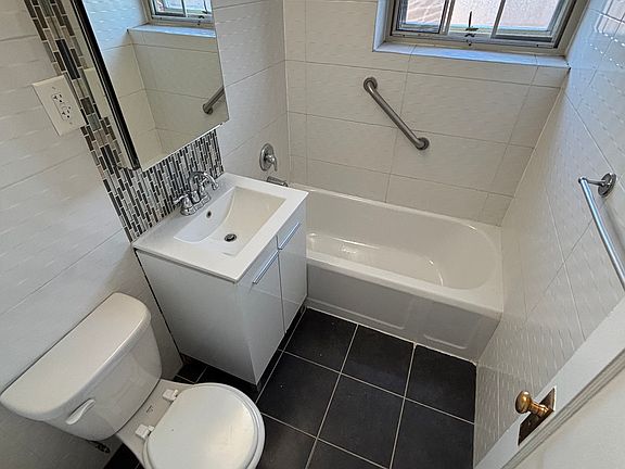 3rd image of 19515 67th Ave #2B