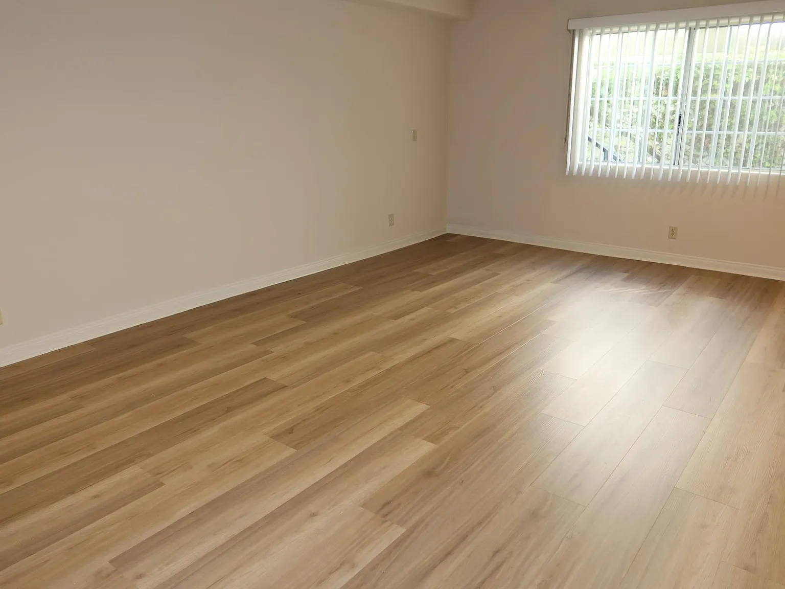 2 bed, 1100 sqft, $3,175 — Photo 2