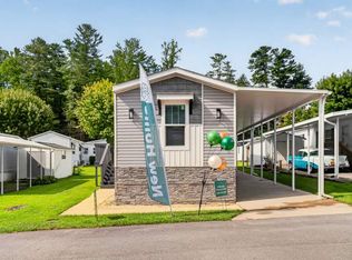 52 Blue Spruce Ln, Hendersonville, NC 28739