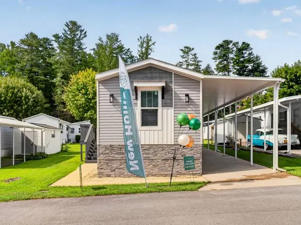 52 Blue Spruce Ln #90, Hendersonville, NC 28739