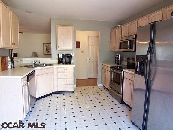 3rd image of 726 Tanager Dr