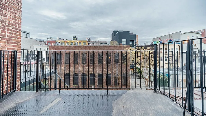 Rented by Compass | media 12