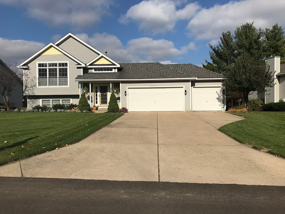 1st image of 439 Pine Lake Ct