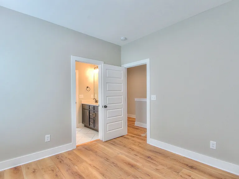921 Spain Ave — Photo 27