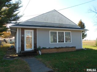 813 W Market St, Colchester, IL 62326