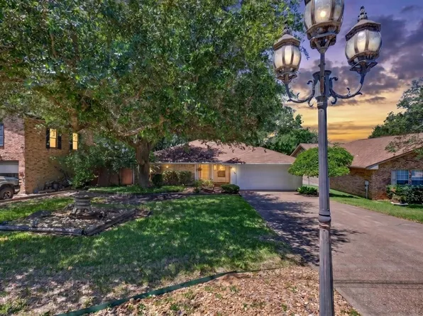 10118 Lakeview St, Mabank, TX 75156