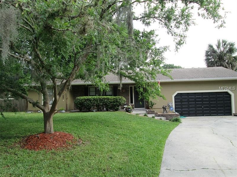 1st image of 715 Oak Ln