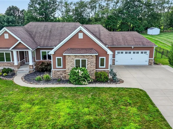 4066 Knollbrook Dr, Barberton, OH 44203