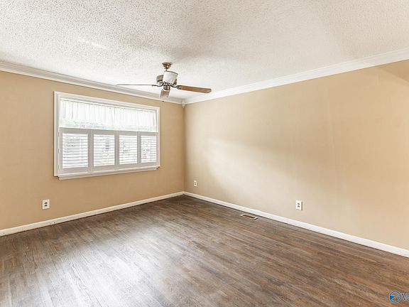 4th image of 4039 Sewall Dr SW