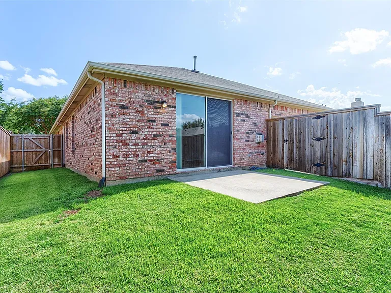 2356 Jaguar Dr — Photo 11