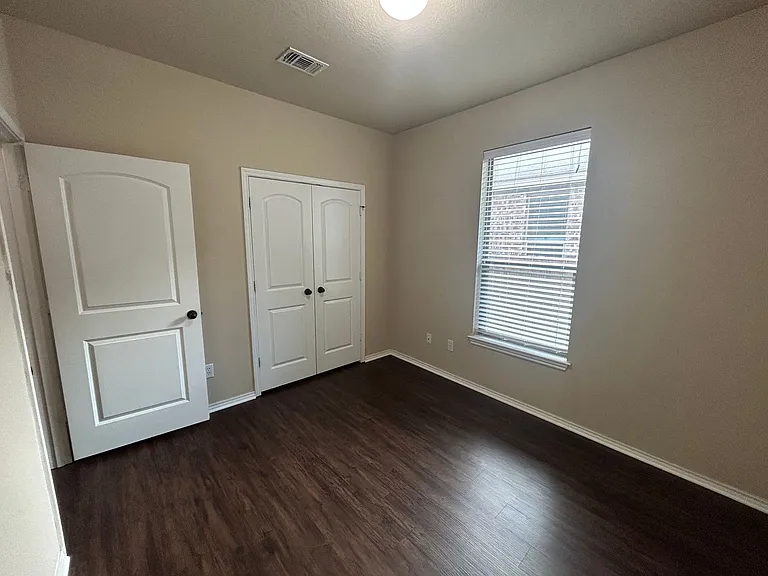 298 Rosalie Dr — Photo 24