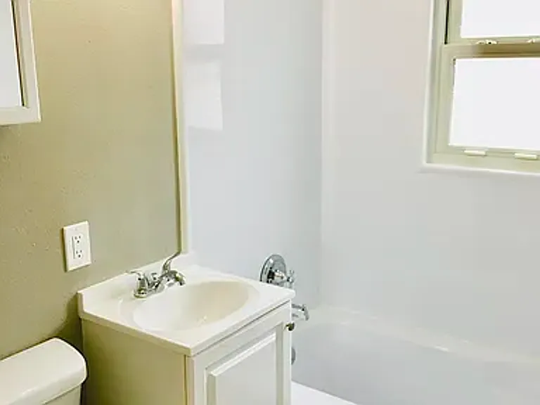 6474 N East Parkview St — Photo 7