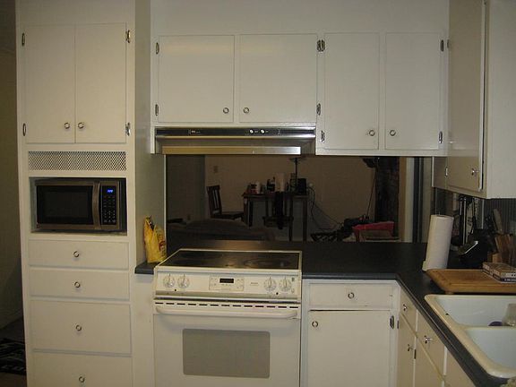 4th image of 2201 Park Ln