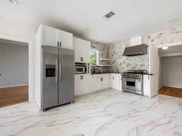 100 W Caskey St, Florence, TX 76527