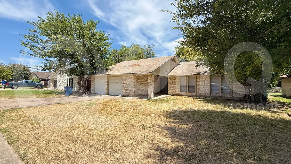 Studio, 2.0 bath, 1385 sqft, $2,099 — Photo 3