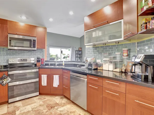 3425 NW 44th St 207, Oakland Park, FL 33309