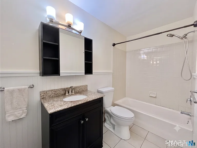 25 W Main St #8 — Photo 6