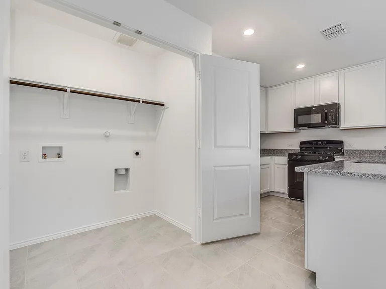 3605 Flicker Ln — Photo 7