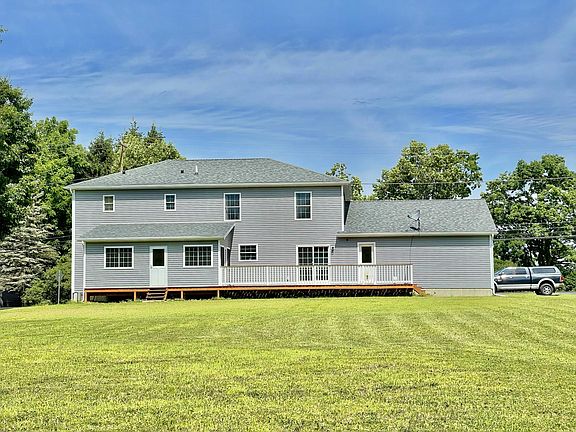 3rd image of 1473 Cumberland Head Rd