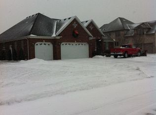 49501 Compass Point Dr, Chesterfield, MI 48047