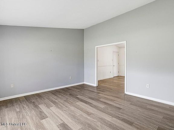 5th image of 1110 Post Rd