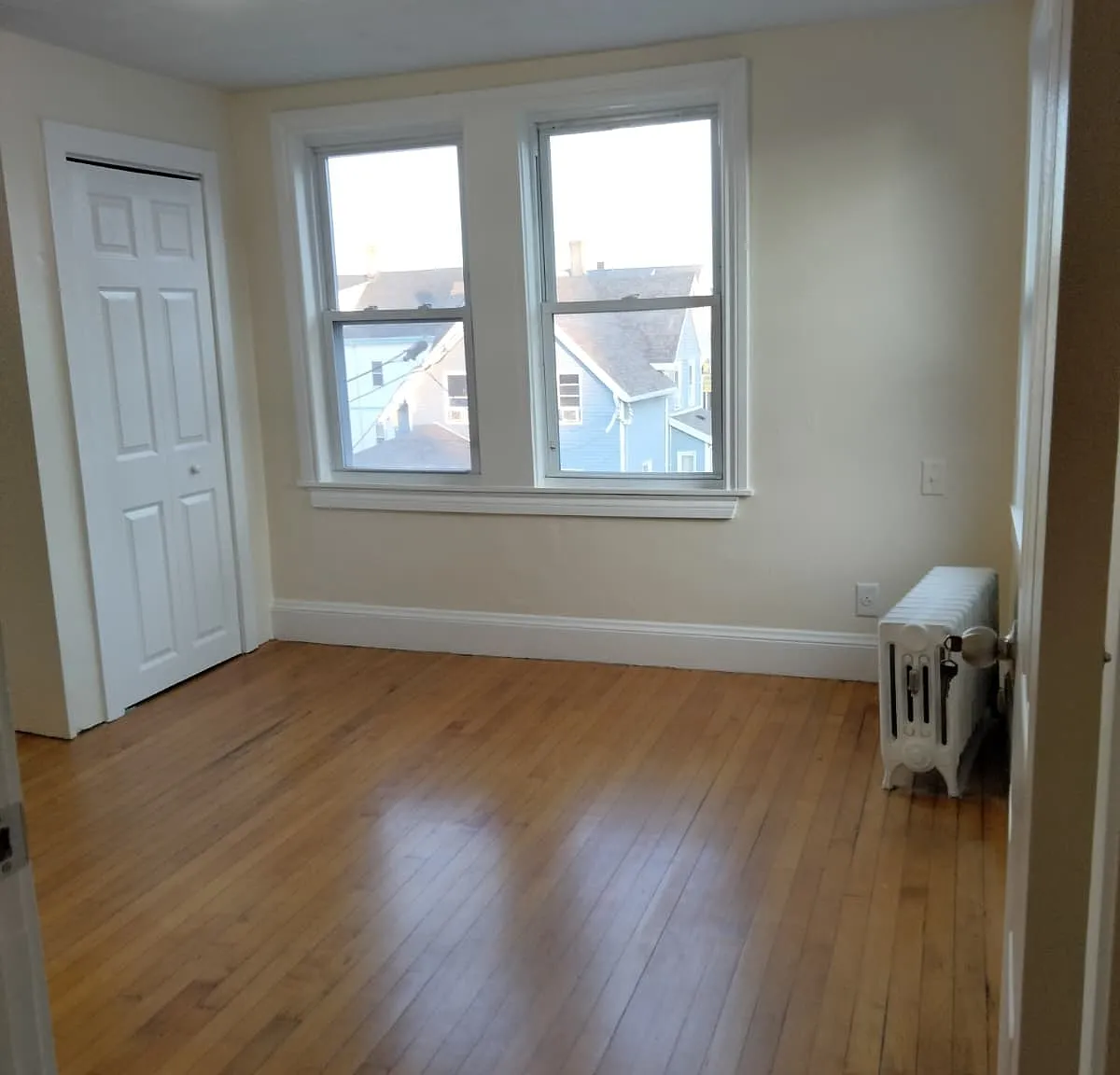 4 bed, 1400 sqft, $3,500 — Photo 3