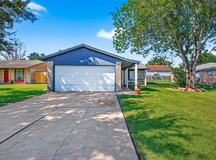 229 Austin St, Holiday Lakes, TX 77515