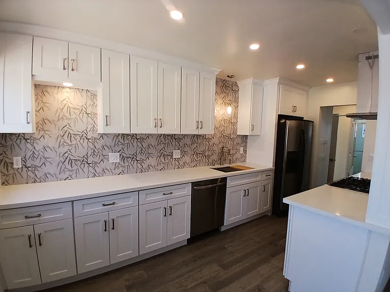 317 Walnut Ave #6 — Photo 16