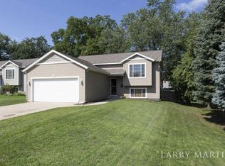 2129 Clarion Ave SW, Wyoming, MI 49519