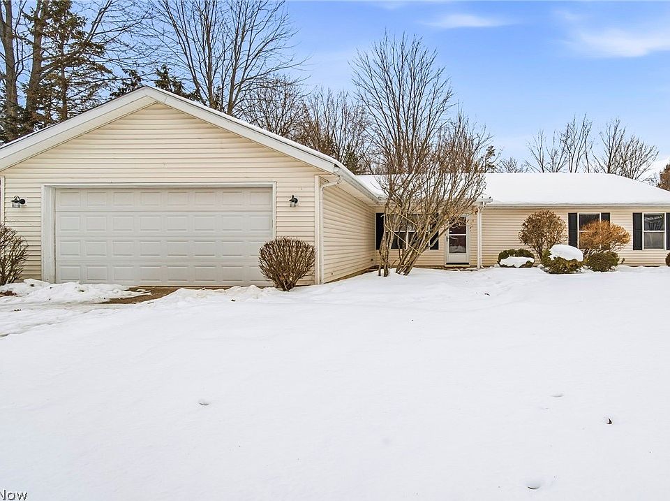 1st image of 67 Red Pine Dr