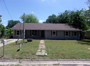 807 Coffield St, Bowie, TX 76230