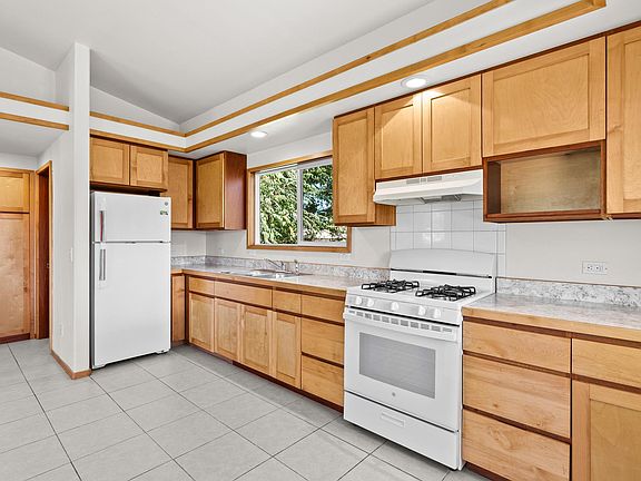 5th image of 16-2065 Woodrose Dr