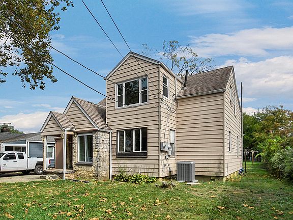 3rd image of 2948 Medina Ave
