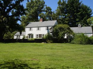 82 Winfield Ln, New Canaan, CT 06840