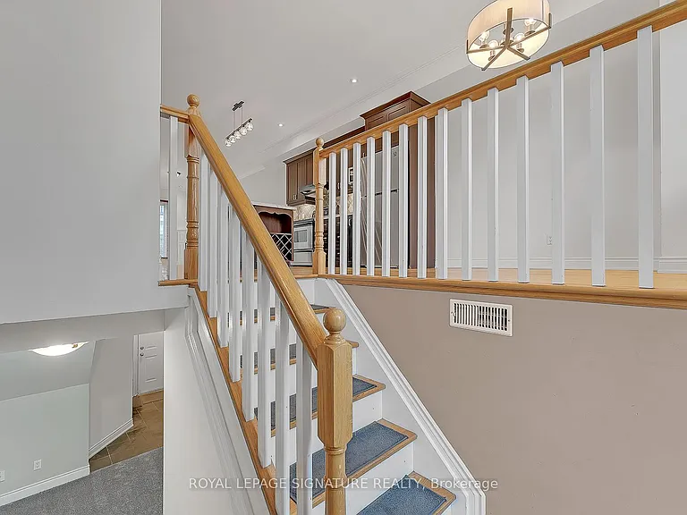 1019A College St — Photo 2