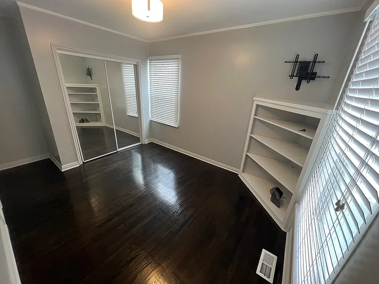 1548 E Roosevelt Ave — Photo 5