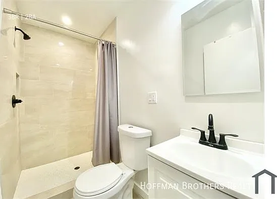 2051 S Corning St #5 — Photo 11