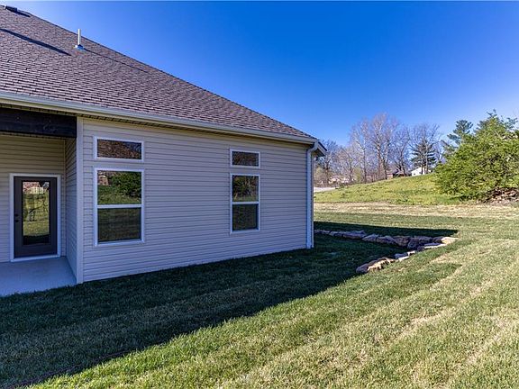 5th image of 3012 Sheffield Ln