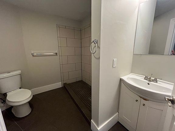 2nd image of 33 Portsmouth St #3RW