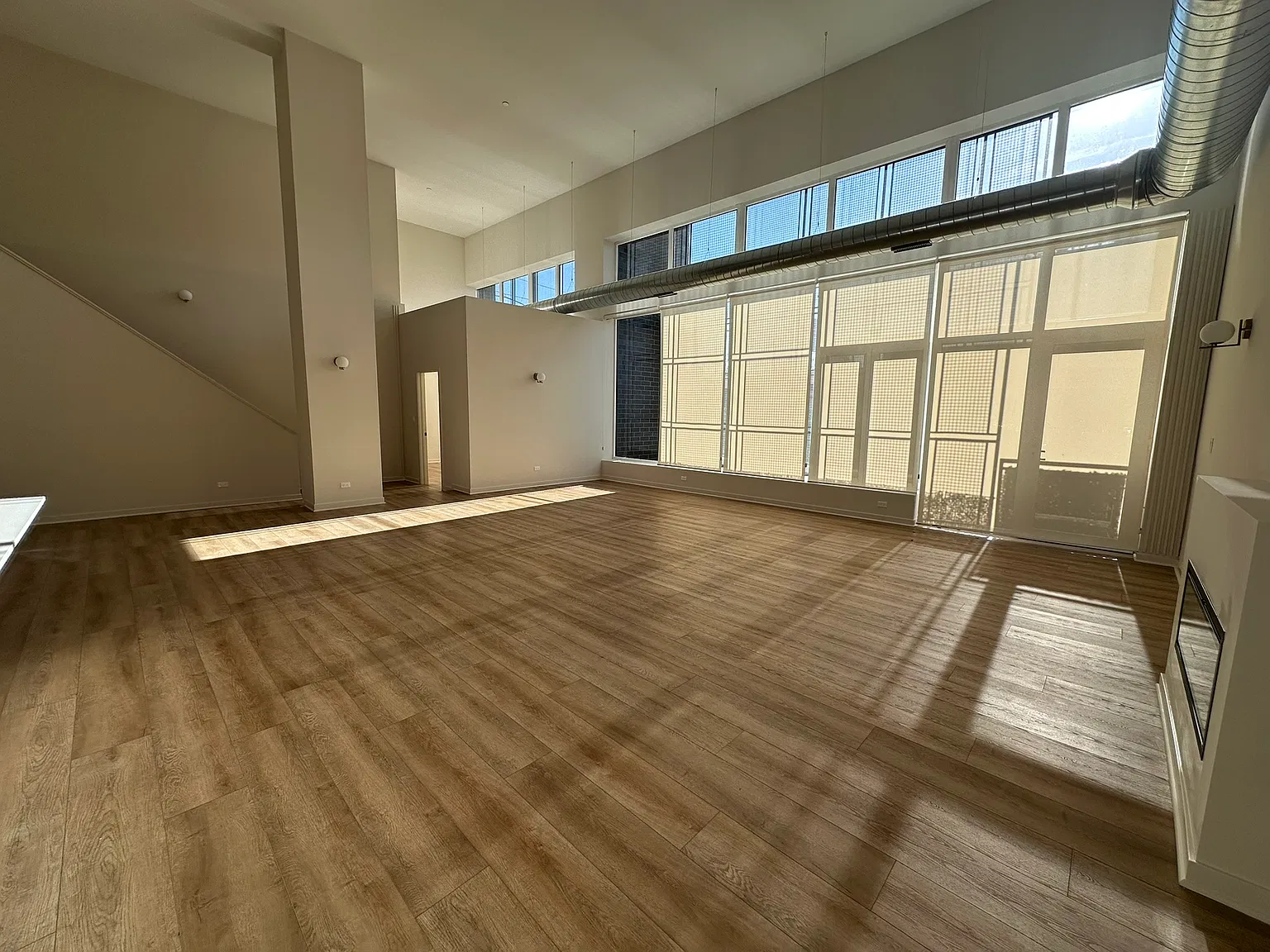 3 bed, 2700 sqft, $4,000 — Photo 3