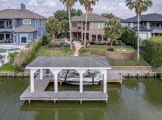 2938 N Island Dr, Seabrook, TX 77586