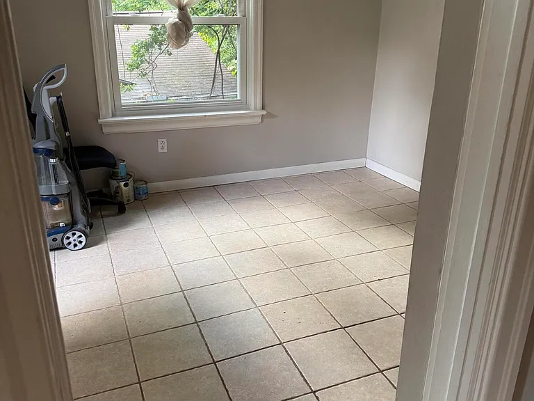 2239 Woodcliff Rd SE — Photo 3
