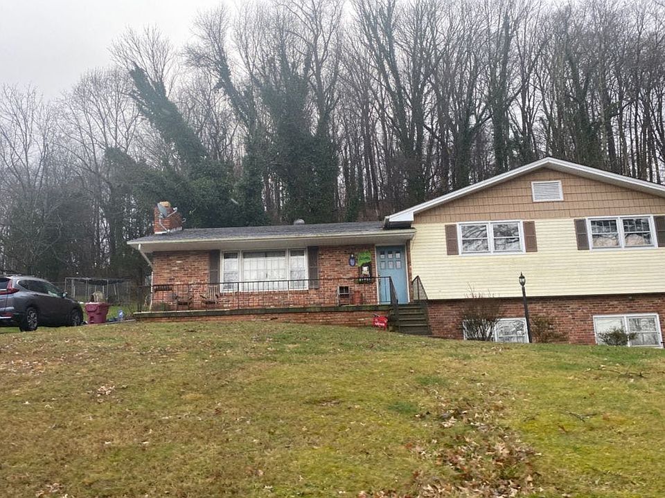 2nd image of 1 Brooklawn Ct