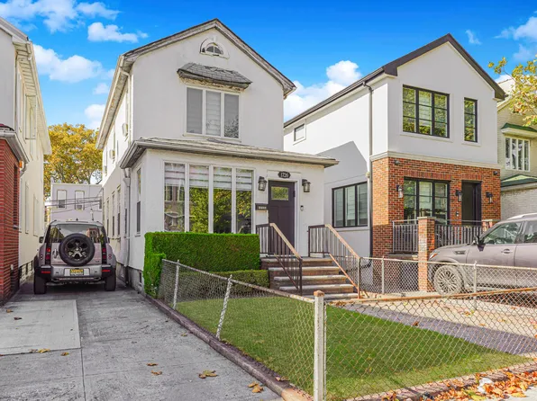 1726 East 4th Street image 2 of 18