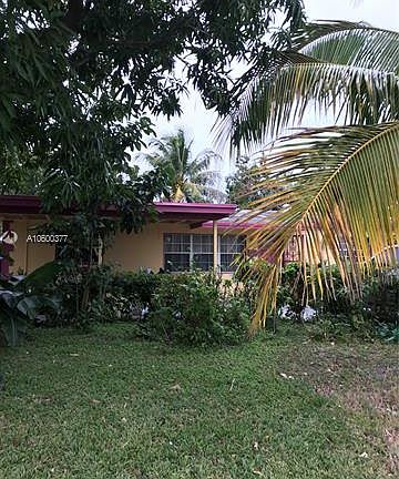 3rd image of 211 NE 25th Ct