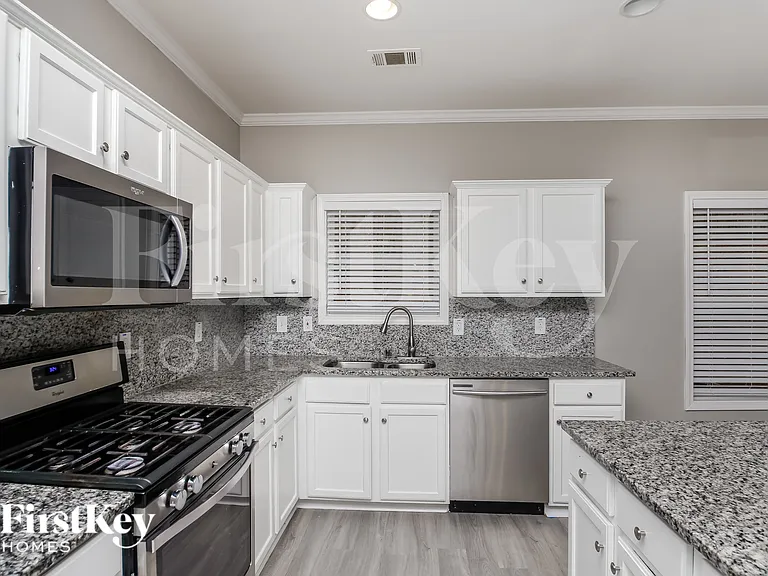 71 Gardenia Ln — Photo 8