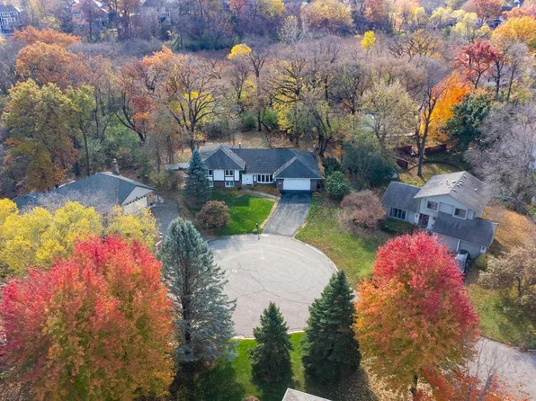 14886 Tealwood Ct, Eden Prairie, MN 55347