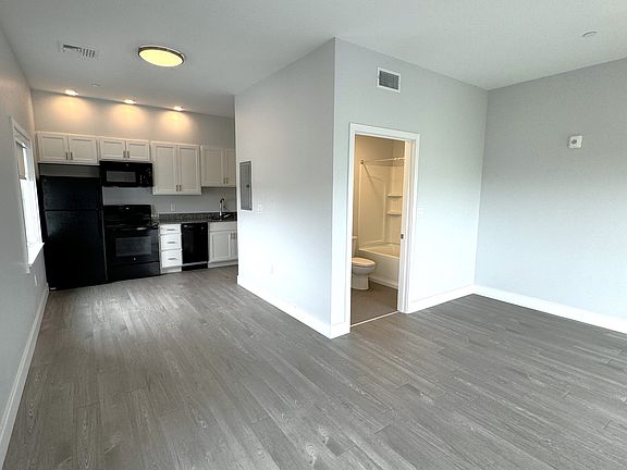 3rd image of 118 Old Colony Ave #420