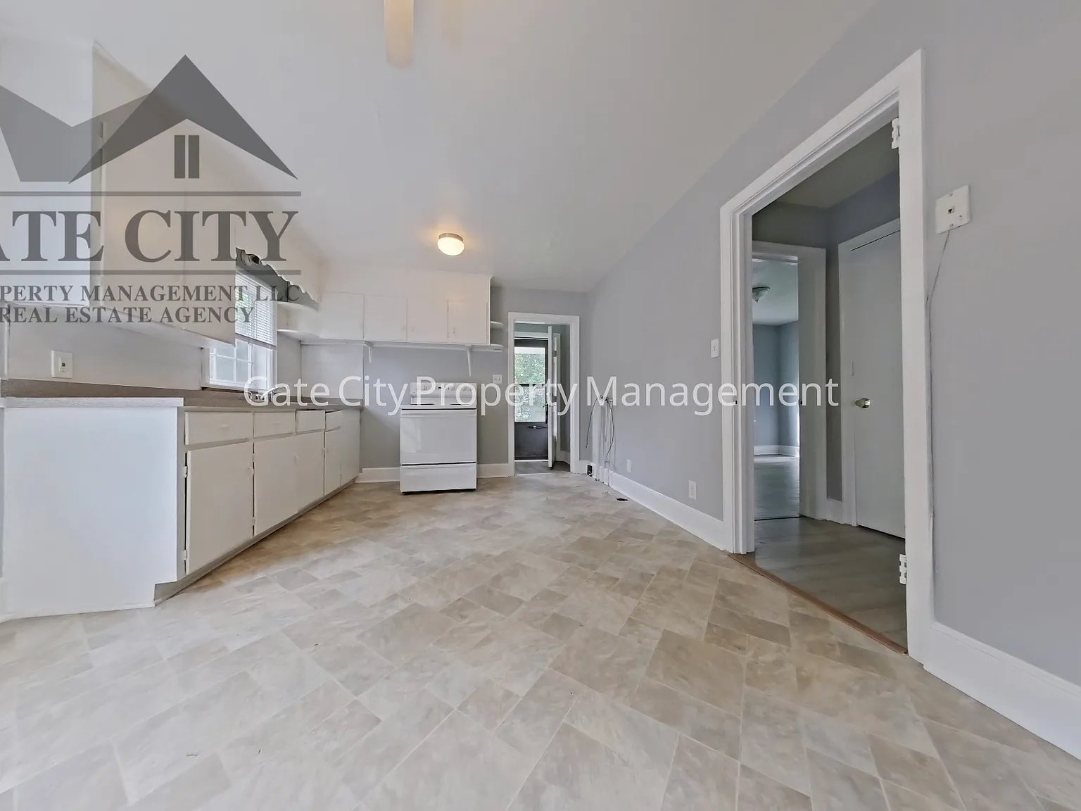 2 bed, $1,075 — Photo 2