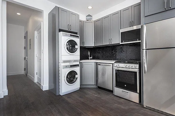 Rented by Bold New York | media 26